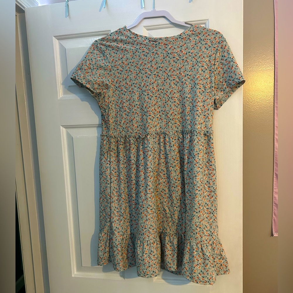 short sleeve medium length dress